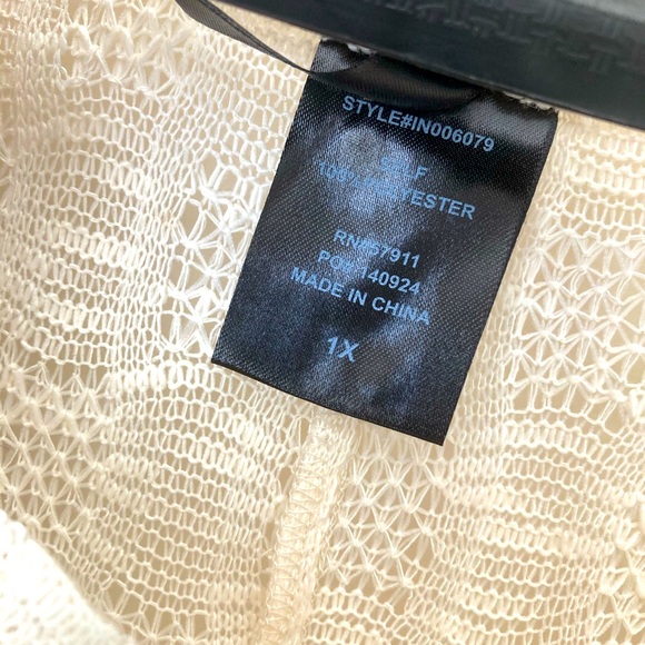 Short sleeve white top - Picture 3 of 3